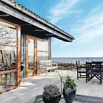 Three-bedroom Bjert With Sea View 08 Vakantiehuis *