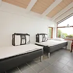 Vakantiehuis Three-bedroom Bjert With Sea View 08