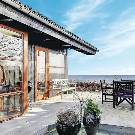 Three-bedroom Bjert With Sea View 08 Prázdninový dům *