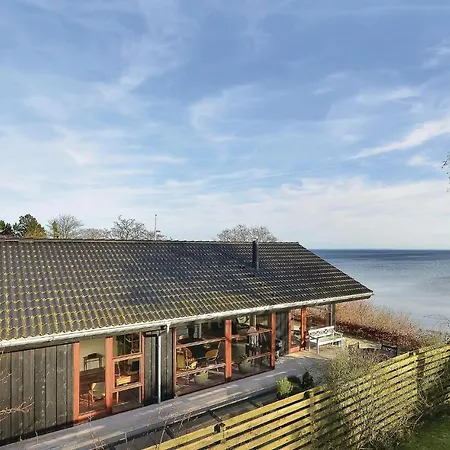 Three-bedroom Bjert With Sea View 08 Prázdninový dům Bjert Strand
