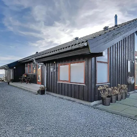 Prázdninový dům Three-bedroom Bjert With Sea View 08 *