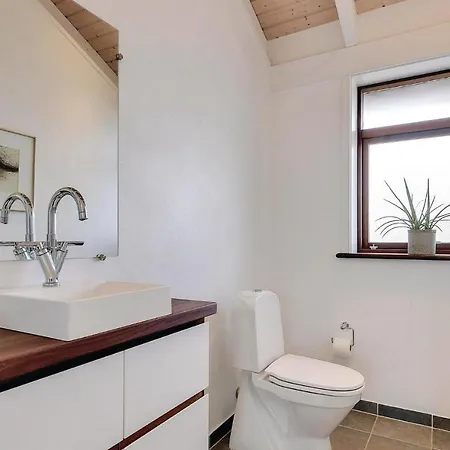 Prázdninový dům Three-bedroom Bjert With Sea View 08 *