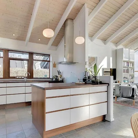 펜션 Cozy Home In Bjert With Wifi